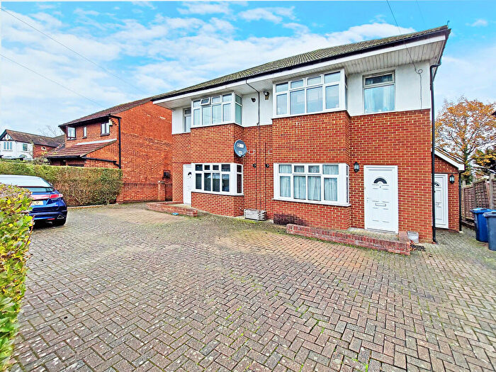 2 Bedroom Apartment For Sale In Shaftesbury Avenue, Harrow, HA2