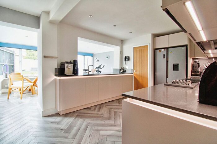 3 Bedroom Semi Detached House For Sale In Langdale Gardens, Hornchurch, RM12