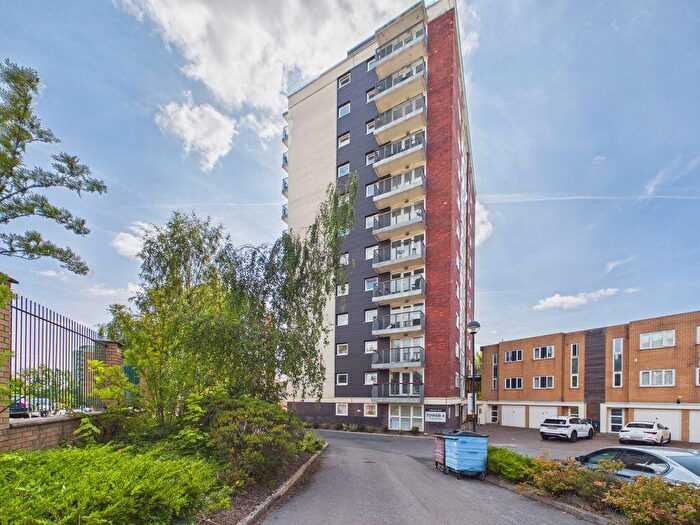 2 Bedroom Flat For Sale In Lakeside Rise, Blackley, Manchester, M9