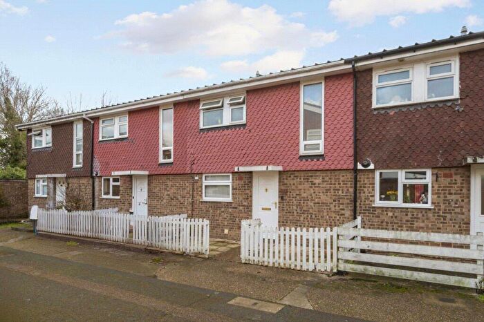 2 Bedroom Terraced House For Sale In Smith Street, Surbiton, KT5