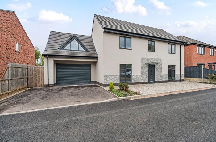 5 Bedroom Detached House For Sale In Cornwall Drive, Long Eaton, Derbyshire, NG10