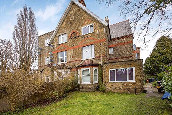 1 Bedroom Flat To Rent In Inwood Road, Hounslow, TW3