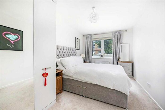 1 Bedroom Flat For Sale In Chatsworth Road, Kilburn, NW2