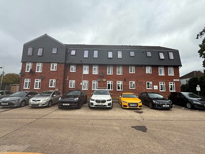 2 Bedroom Apartment To Rent In Limes Avenue, Chigwell, Essex, IG7