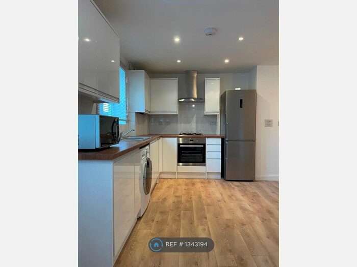 2 Bedroom Flat To Rent In Tower Mill Road, London, SE15