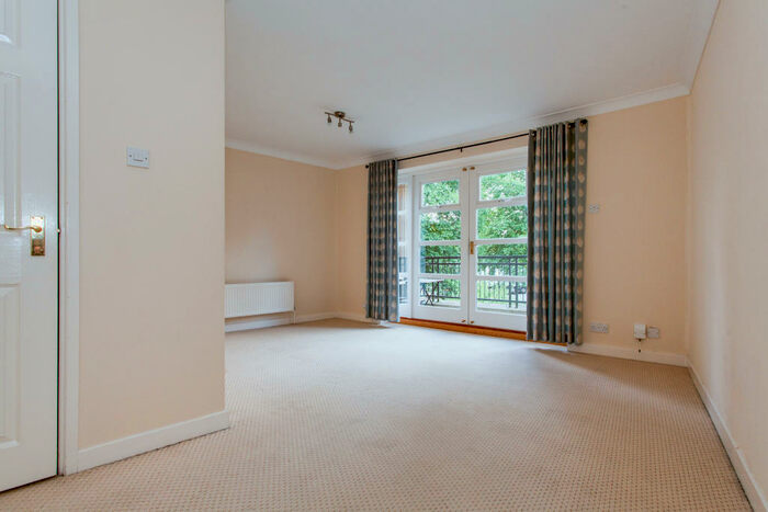 4 Bedroom Terraced House To Rent In The Crescent, CB3