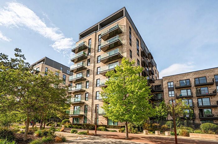 2 Bedroom Flat For Sale In Greenleaf Walk, Southall, UB1