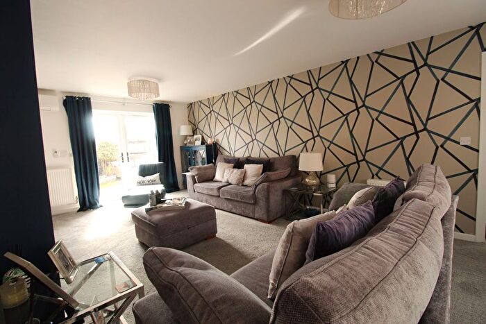 4 Bedroom Detached House For Sale In Biggleswade Road, Potton, Sandy, SG19