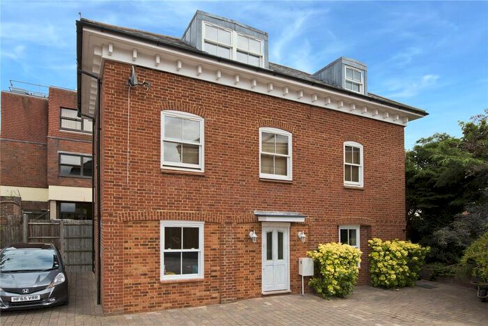 1 Bedroom Flat To Rent In Elm Court, 24A Monument Green, Weybridge, Surrey KT13