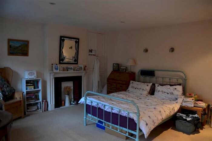 3 Bedroom Terraced House To Rent In Pilton Street, EX31