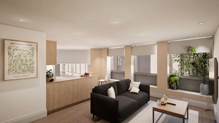 3 Bedroom Flat To Rent In High Street, Exeter, EX4