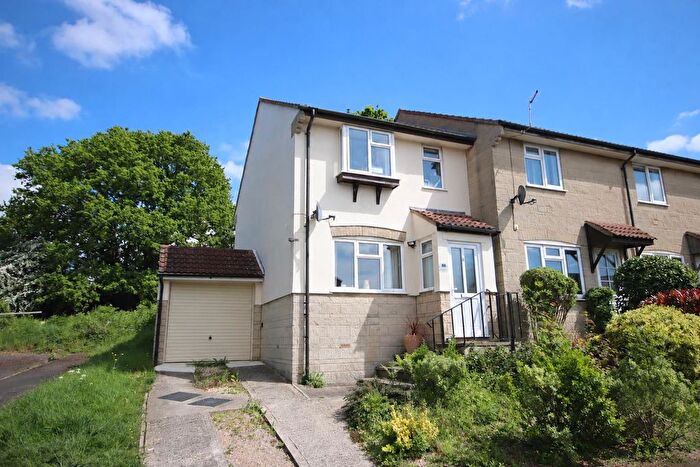 3 Bedroom End Of Terrace House For Sale In Darcy Close, Chippenham, SN15
