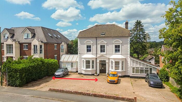 1 Bedroom Apartment For Sale In Paddockhall Road, Woodlands, RH16