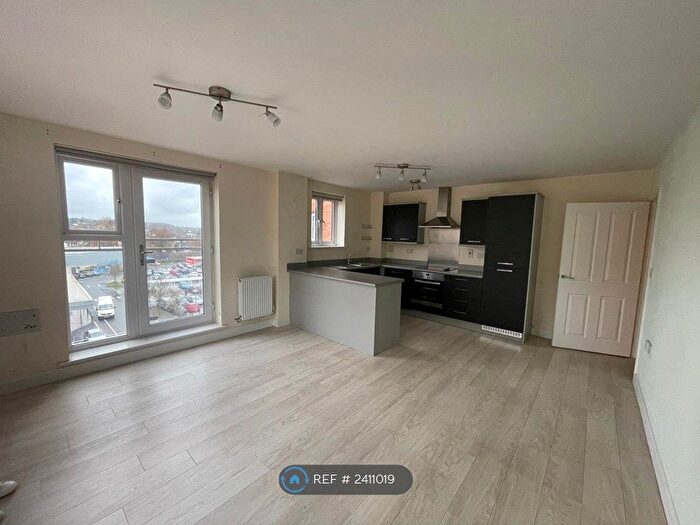 2 Bedroom Flat To Rent In Lansdowne House, Reading, RG30