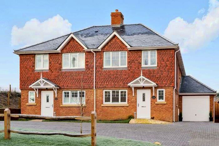 3 Bedroom Property For Sale In Oakhanger, Hampshire, GU35