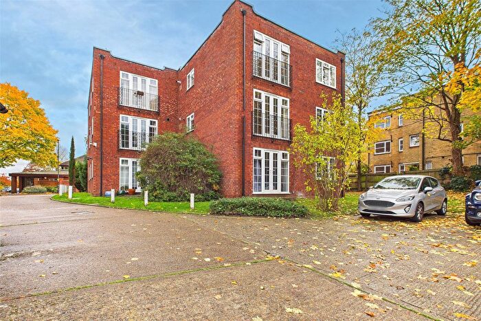 1 Bedroom Flat For Sale In Cookham Road, Maidenhead, Berkshire, SL6