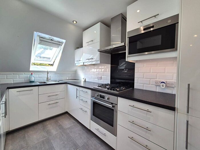 1 Bedroom Flat To Rent In Lewin Road, London, SW16