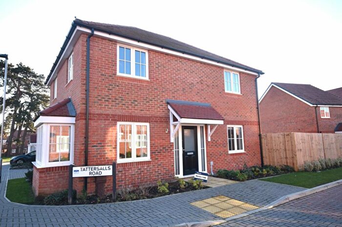4 Bedroom Detached House For Sale In Fontwell Avenue, Fontwell, BN18