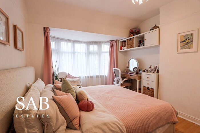 3 Bedroom End Of Terrace House To Rent In Oldfield Lane South, Greenford, UB6