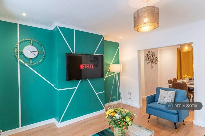 3 Bedroom End Of Terrace House To Rent In Percy Road, Southampton, SO16