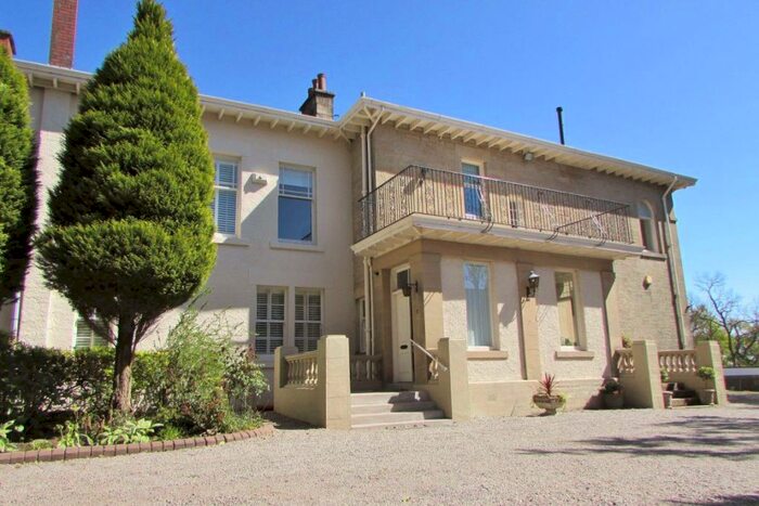 4 Bedroom Flat To Rent In Bed Unfurnished @ Camstradden Drive East, G61