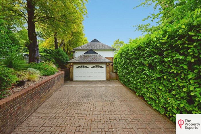 4 Bedroom Detached House For Sale In Hermitage Road, Kenley, Surrey, CR8