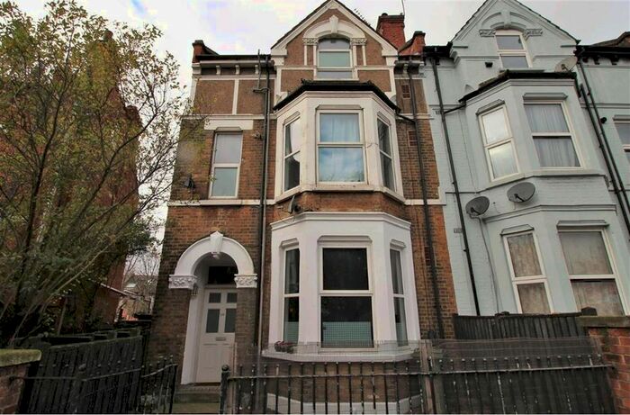 2 Bedroom Flat To Rent In Station Road, Harlesden, NW10