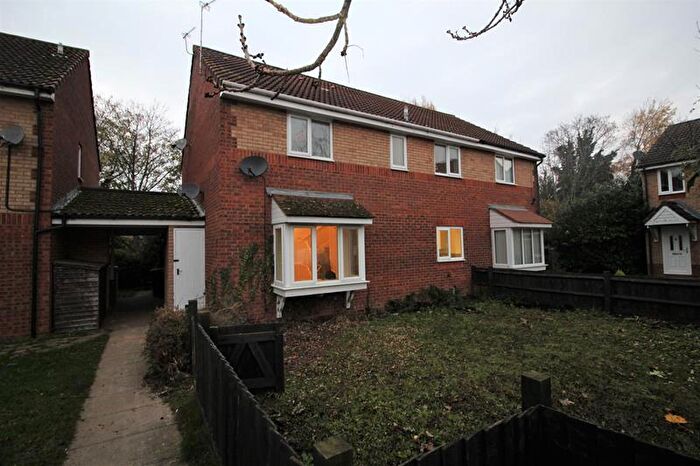 2 Bedroom Cluster House To Rent In Heather Gardens, Bedford, MK41