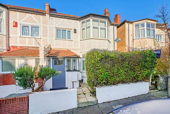 2 Bedroom Flat For Sale In Arragon Gardens, Streatham, SW16