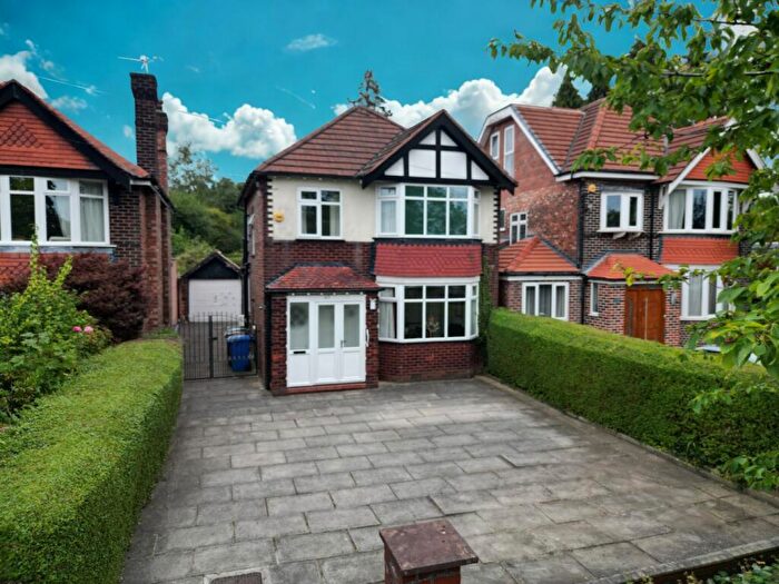 3 Bedroom Detached House For Sale In Buxton Road, Hazel Grove, Stockport, SK7