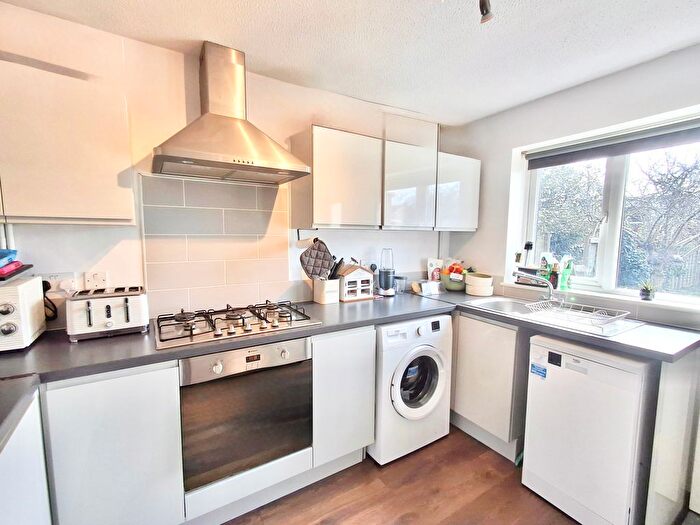 3 Bedroom Property To Rent In Brook Gardens, Emsworth, PO10