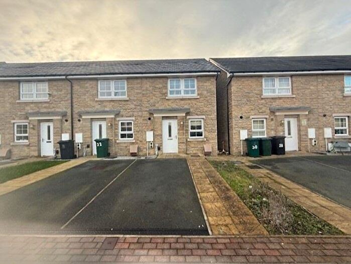 2 Bedroom Town House To Rent In Reed Drive, Silsden, BD20