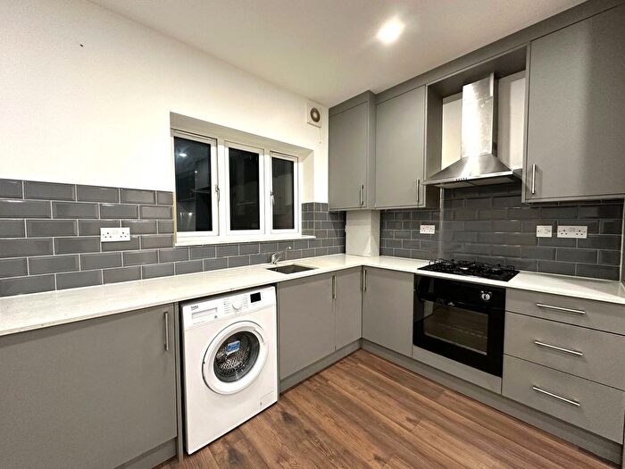 2 Bedroom Semi-detached House To Rent In Hayes, UB4