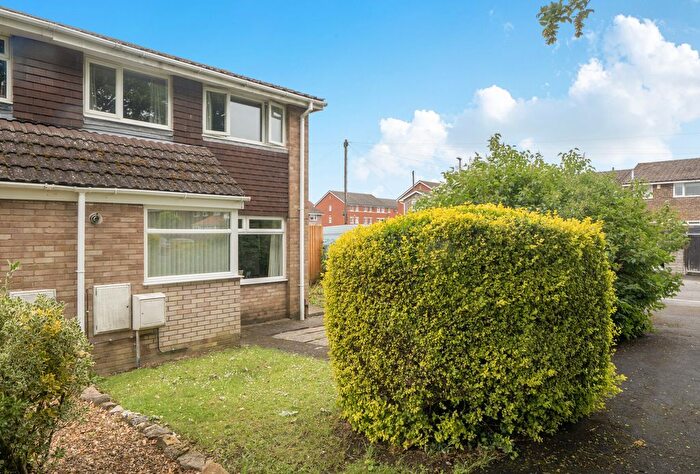 3 Bedroom End Terrace House For Sale In Philippa Close, Bristol, Somerset, BS14