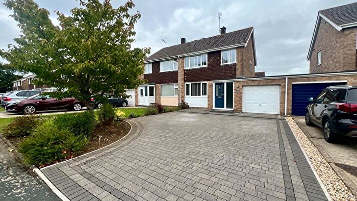 3 Bedroom Semi-Detached House To Rent In Lovell Close, Swindon, SN3