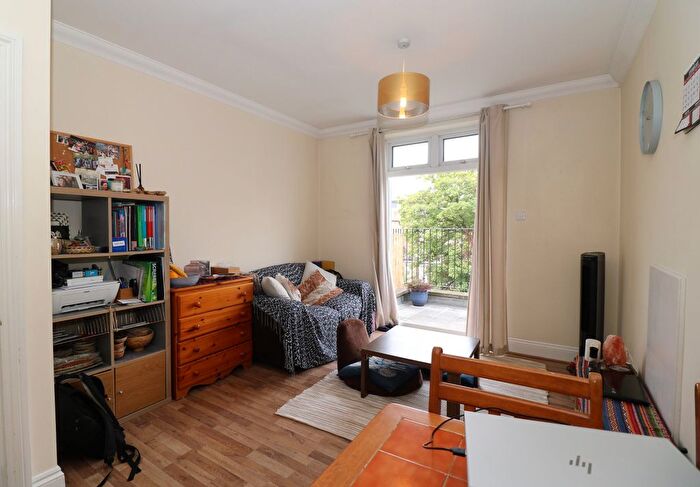 1 Bedroom Flat To Rent In Coleridge Road, London, N4