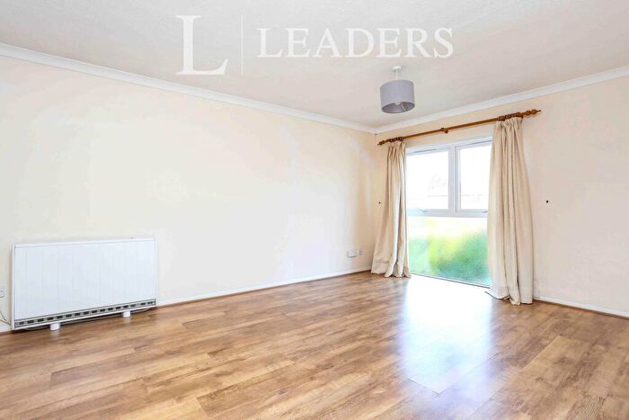 2 Bedroom Apartment To Rent In West Byfleet, KT14