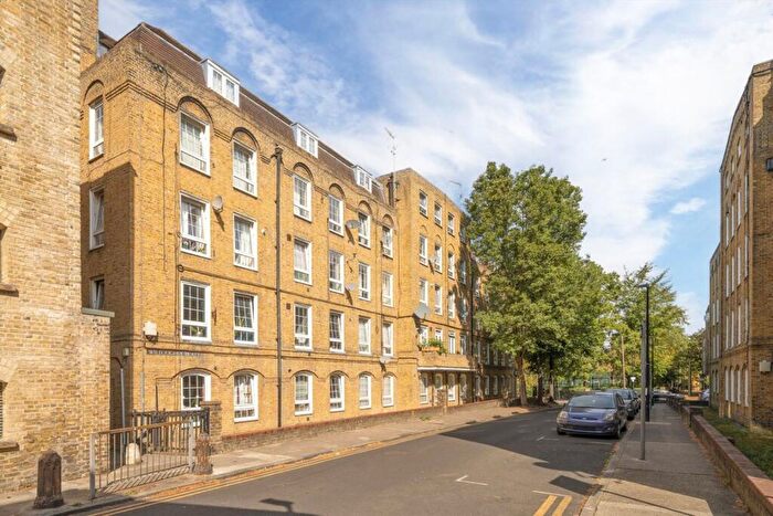 2 Bedroom Flat To Rent In Reardon Path, Wapping, E1W