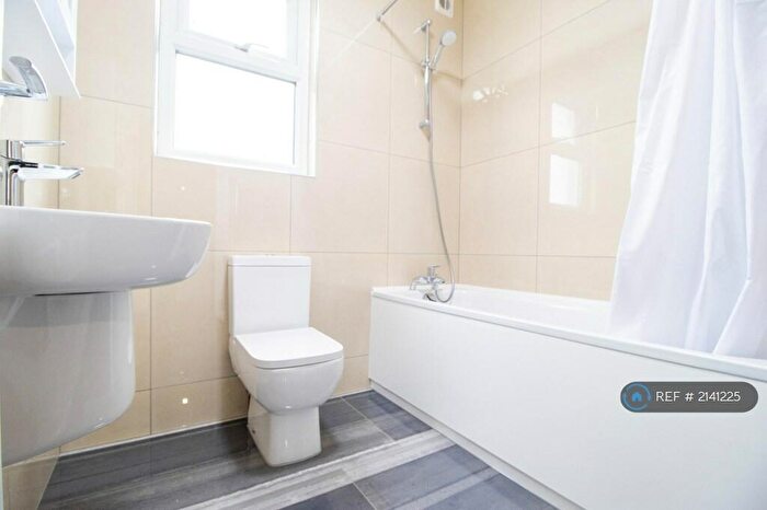 1 Bedroom Flat To Rent In Central Park Road, London, E6