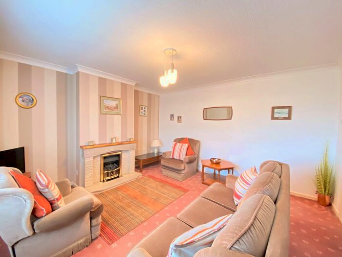 3 Bedroom Semi Detached House For Sale In Linden Drive, Banknock FK4