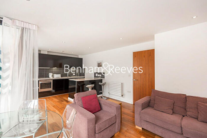 2 Bedroom Apartment To Rent In Westland Place, Old Street, N1