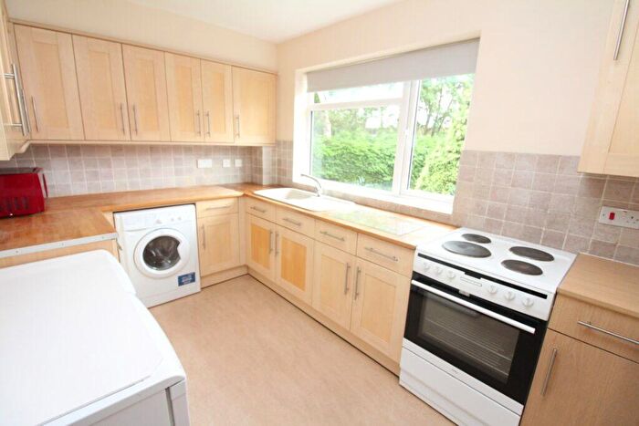 2 Bedroom Flat To Rent In Grange Gardens, N14