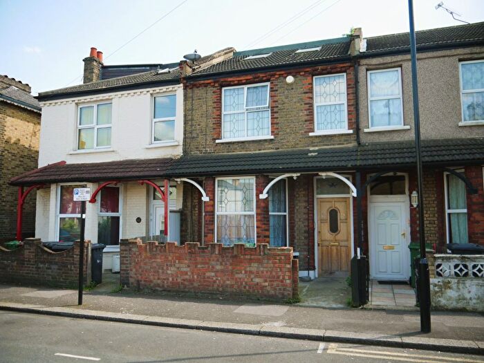 1 Bedroom Studio To Rent In St. Georges Road, London, E10