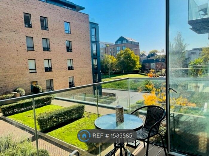 1 Bedroom Flat To Rent In Kempton House, Brentford, TW8