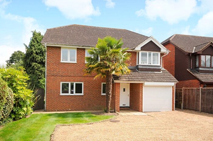 4 Bedroom Detached House To Rent In West Grove, Hersham, Walton-On-Thames, KT12