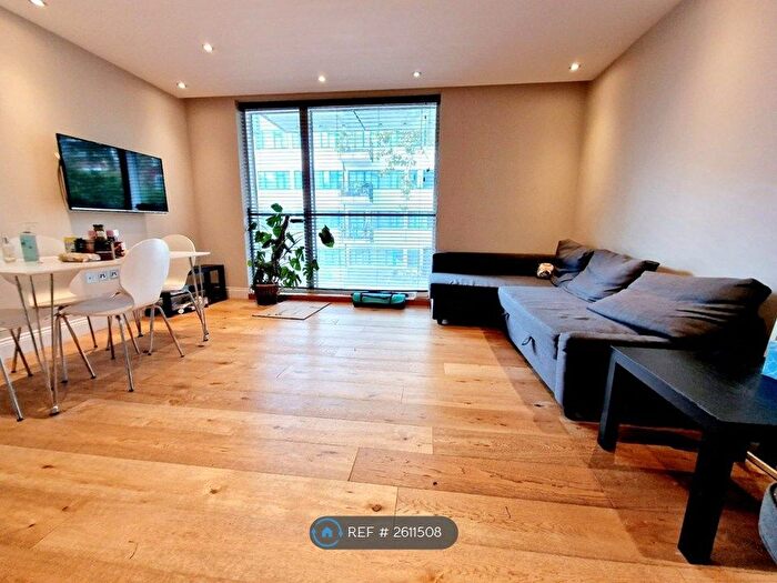 3 Bedroom Flat To Rent In Ferdinand Street, London, NW1
