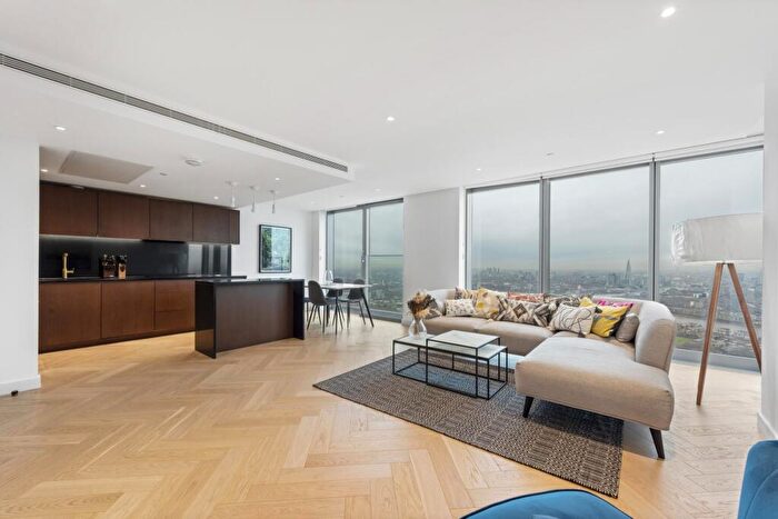 3 Bedroom Apartment To Rent In Landmark Pinnacle, Marsh Wall, E14