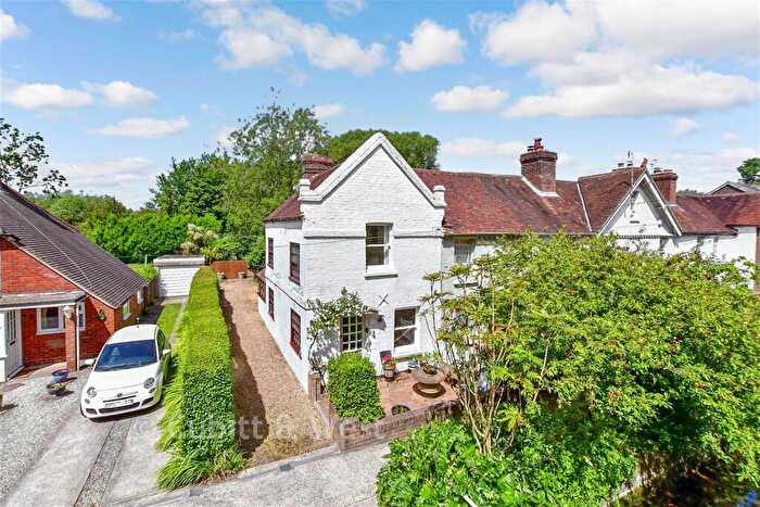 2 Bedroom End Of Terrace House For Sale In Lumley Road, Emsworth, Hampshire, PO10