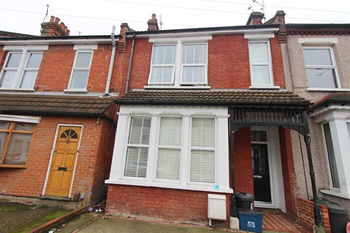 3 Bedroom Terraced House To Rent In South Avenue, Southend On Sea, SS2