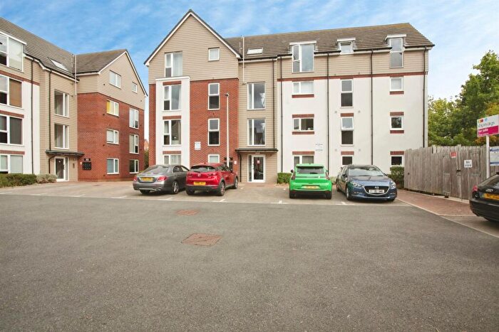 1 Bedroom Flat For Sale In Anton Close, Rugby, CV21